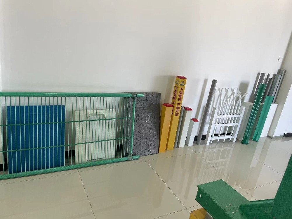 不同品种的玻璃钢标志桩作用有何不同？